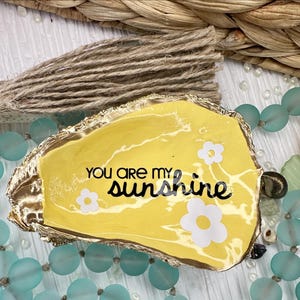 Piatto con anello di conchiglia di ostriche dipinto a mano: vassoio con decorazioni costiere