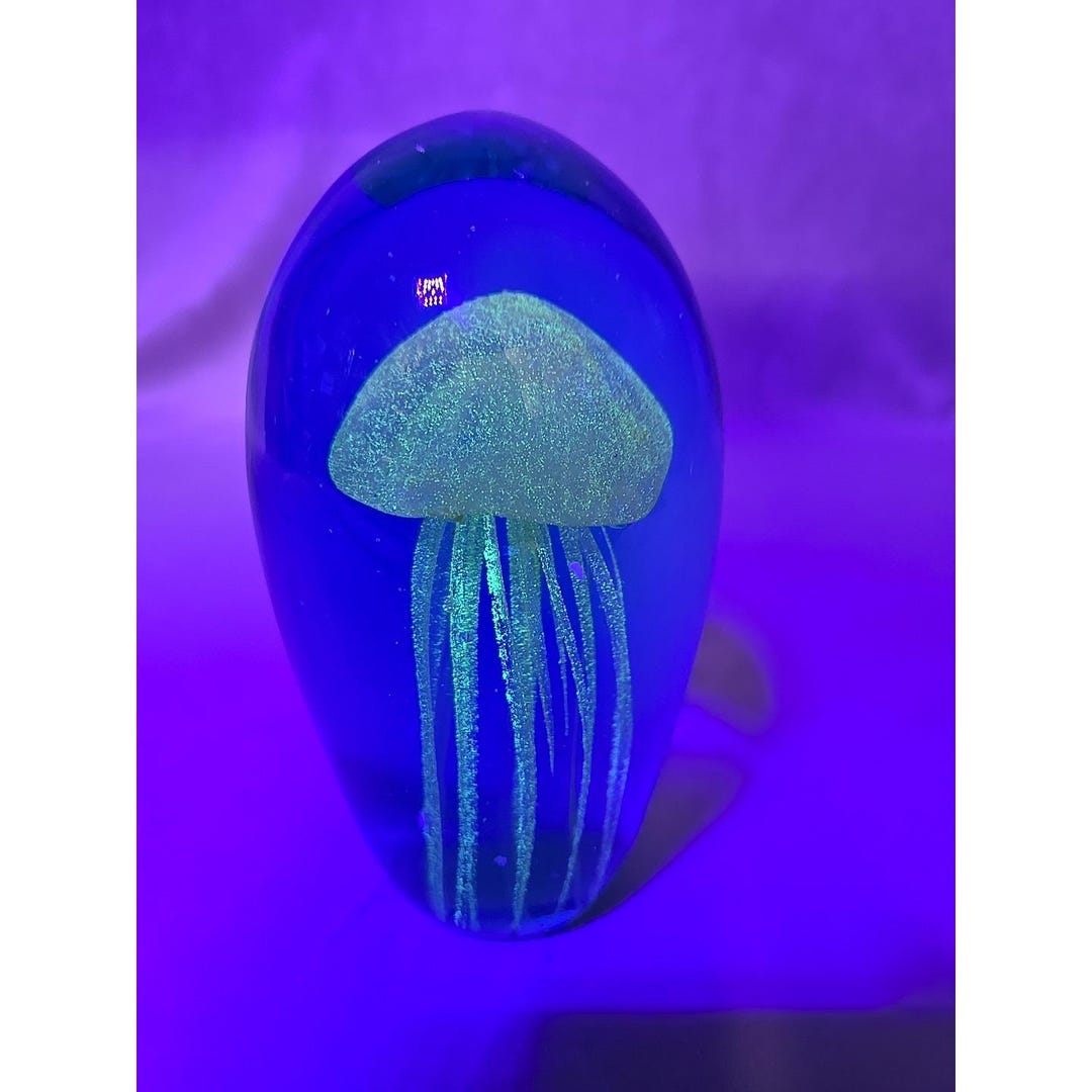 Vintage Glow in the Dark Art Blue Glass Jelly Fish LARGE Paperweight 5. ...