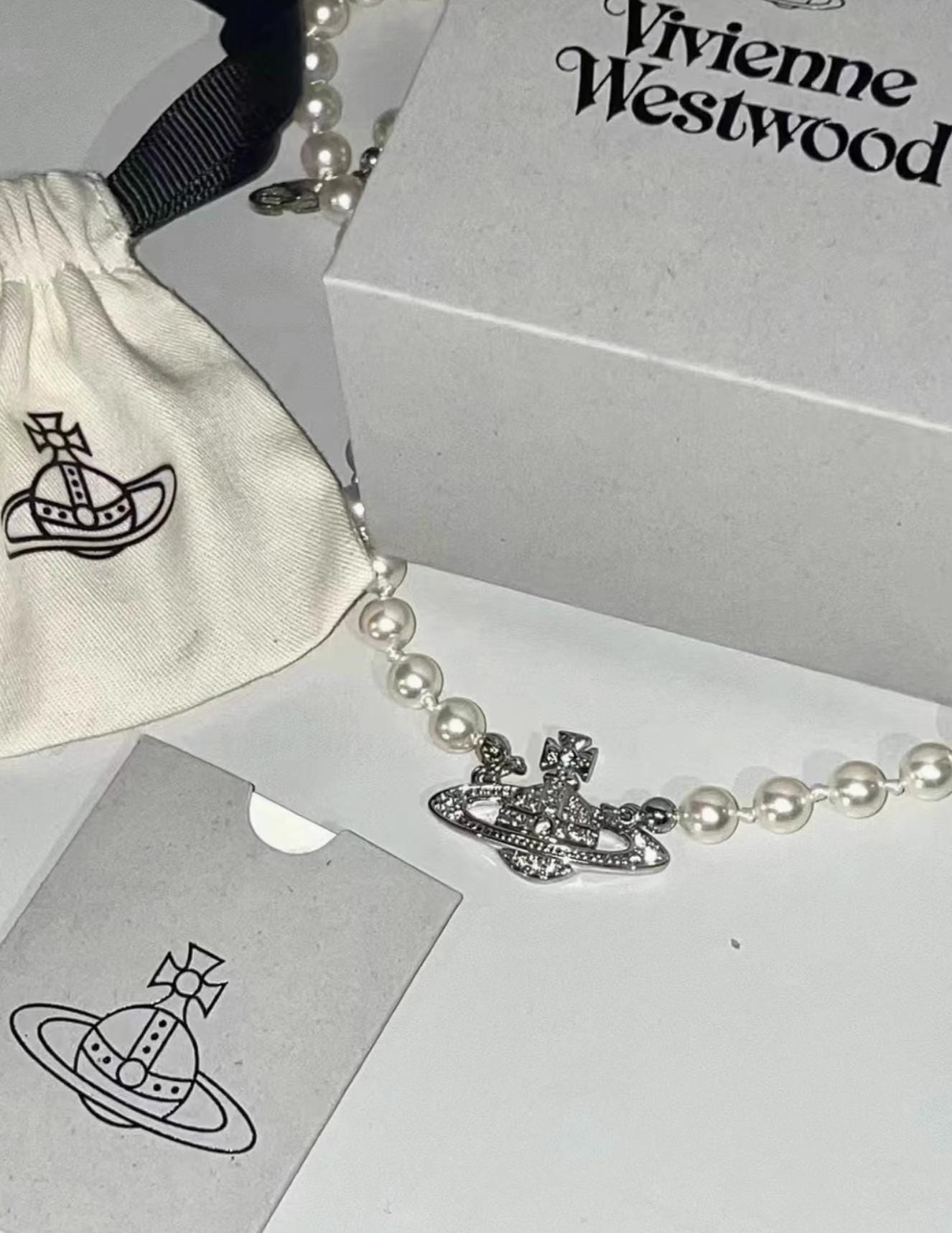 新着【Vivienne Westwood】Beaded Charm Pinビーズ チャームピン Vivienne Westwood Charm - Etsy