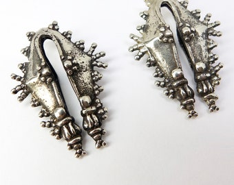 Vintage Indonesian Tribal Heavy Silver Colored Metal Ear Ornament/Pendant -cvc515