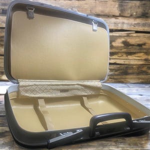 Vintage Samsonite CarryPak 46 Suitcase – Navy Blue Hard Shell Luggage | 1970s Travel Case | Retro Mid-Century Decor or Photo Prop