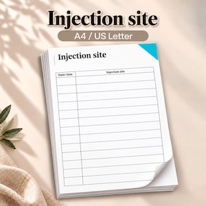 Puede incluir: Una pila de hojas de papel blanco con un registro impreso de sitios de inyección. La página superior muestra el texto Injection site, con una tabla que contiene columnas etiquetadas como Date/time y Injection site. Un triángulo azul está en la esquina.