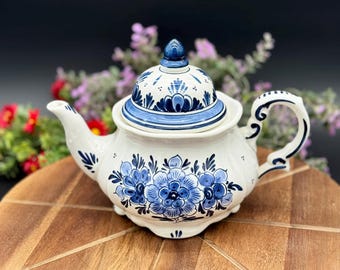 Delfts Handwerk Holland Teapot 282, Blue and White Tea Pot