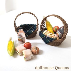 Miniature Picnic Basket – 1/6 Scale Dollhouse Food Set with Sandwich, Drink, Corn, Apple & Flowers