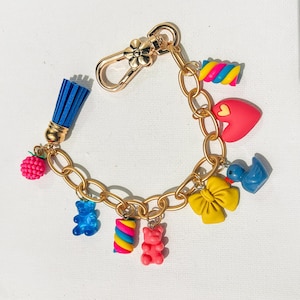 Dopamine Decor Charm Keychain – Colorful Gummy Bear Keyring, Kidcore Bag Charm, Y2K Candy Aesthetic, Playful Kawaii Purse Accessory
