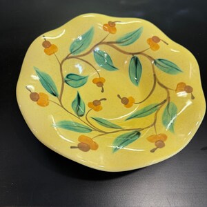 Gail Pittman Scalloped Serving Bowl Yellow Acorn Leaf Hand Painted 9in 2002