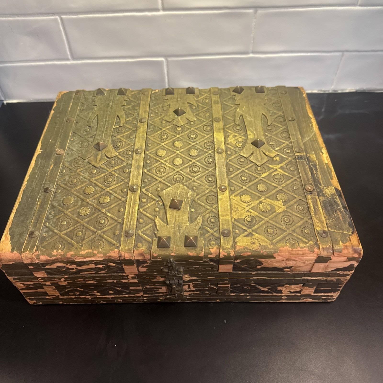Wooden Distressed Florentine Empty 1847 Rogers flatware storage case