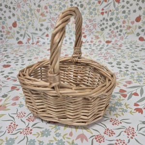 Mini and Small Child Wicker Baskets, Light Brown, Flower Girls, Weddings, Easter & Fancy Dress, Toddler Size image 8