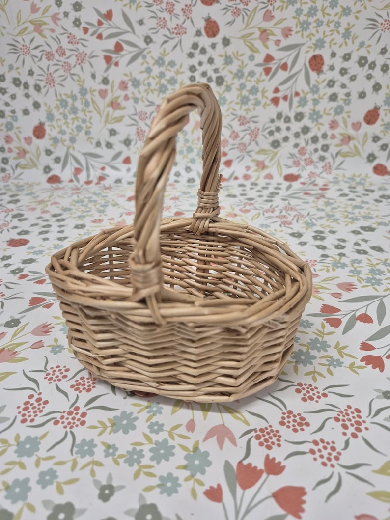 Mini and Small Child Wicker Baskets, Light Brown, Flower Girls, Weddings, Easter & Fancy Dress, Toddler Size image 8