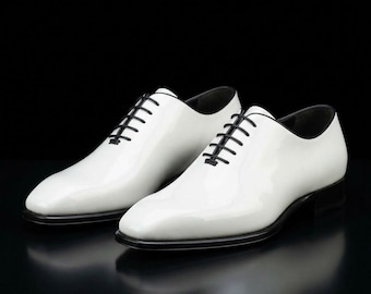 Weiße Herren-Oxfordschuhe aus Lackleder, handgefertigte Wholecut-Schuhe, elegante Smokingschuhe, Schuhe für den Bräutigam, Geschenk für ihn