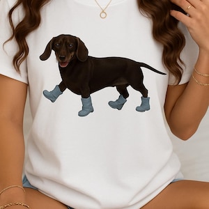 Funny Dachshund T-Shirt – Wiener Dog in Boots Shirt – Cute Sausage Dog Tee – Gift for Dog Lovers – Unisex Pet Lover Shirt