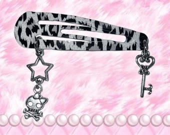 Gothic Skull Knuckle Grunge Y2k Mcbling Hairclip