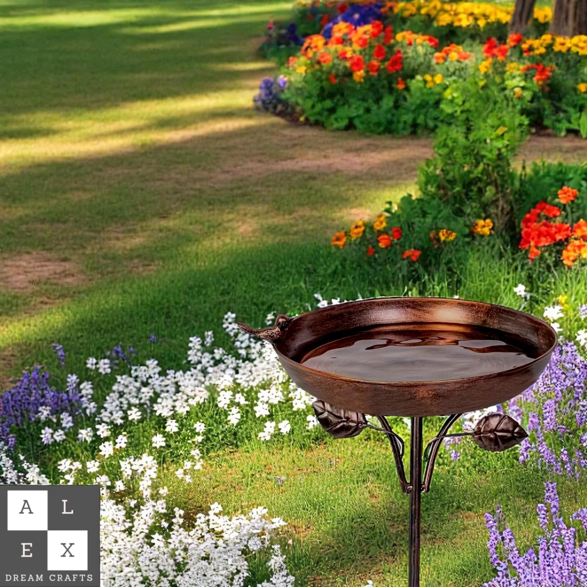 Vintage-Style Metal Bird Feeder for Garden or Patio – Copper Look, Weather-Resistant – Charming Outdoor Decor for Spring & Summer