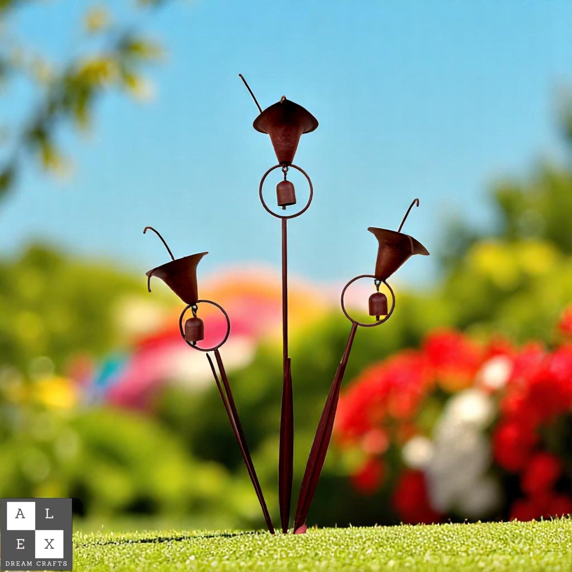 Metal Calla Lily Garden Stake with Bell, Bronze Outdoor Flower Yard Art, Rustic Iron Floral Decor Lawn, Patio, Pathway, Unique Garden Gift
