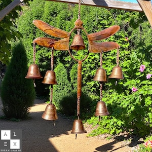 Dzwonek wietrzny Dragonfly Metal Yard Art – dekoracja ogrodu na zewnątrz, wiszący rustykalny mobilny na patio, werandę lub płot, prezent dla miłośników natury