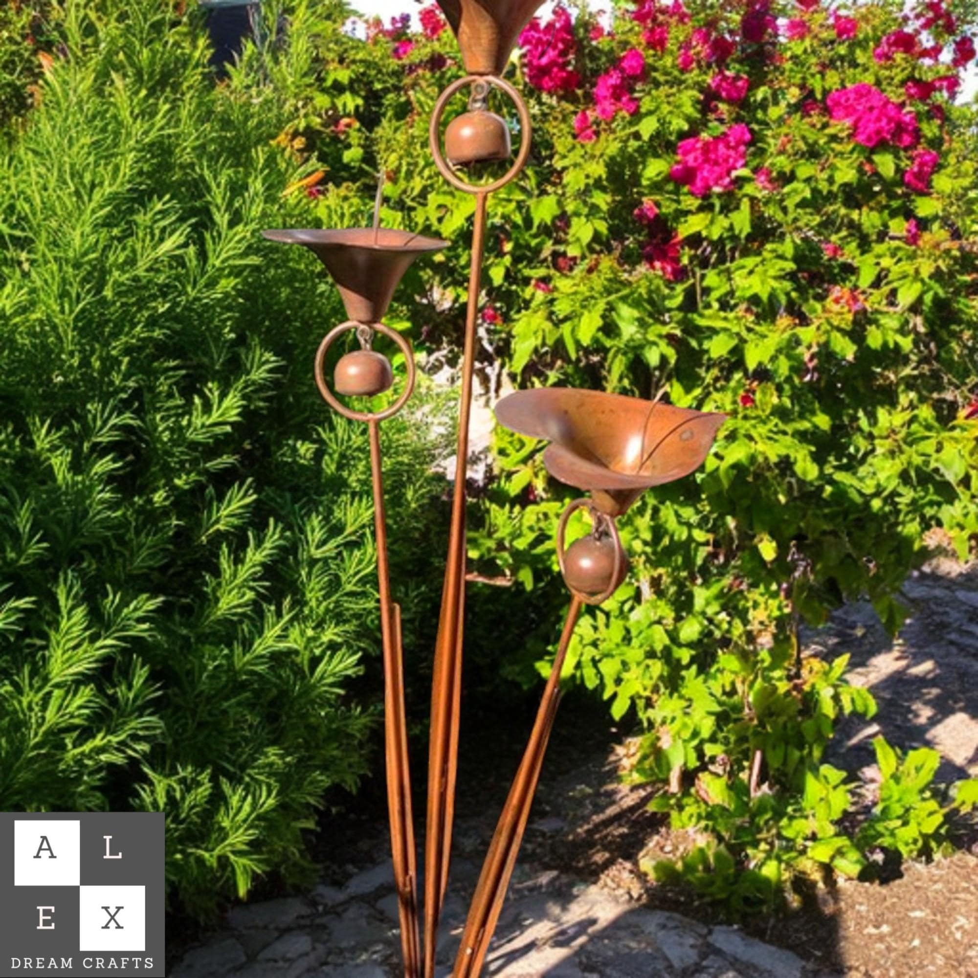 Metal Calla Lily Garden Stake with Bell, Bronze Outdoor Flower Yard Art, Rustic Iron Floral Decor Lawn, Patio, Pathway, Unique Garden Gift