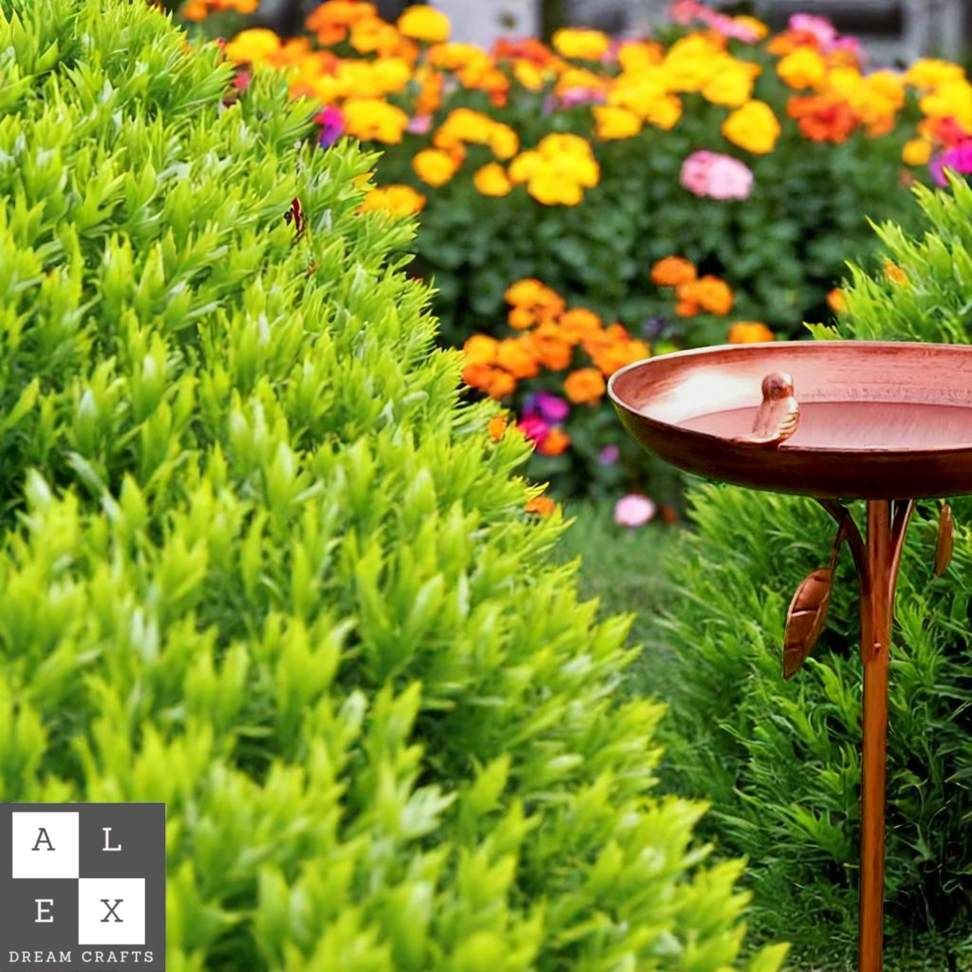 Vintage-Style Metal Bird Feeder for Garden or Patio – Copper Look, Weather-Resistant – Charming Outdoor Decor for Spring & Summer
