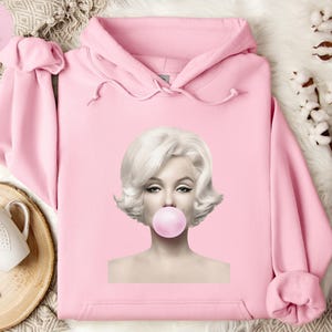 Marilyn Monroe Bubblegum Hoodie: Komfortfärger Unisex Hoodie