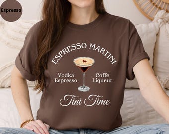 Komfortfarben Espresso Martini Shirt Tini Zeit Espresso Pullover Espresso Martini Hoodie Martini-Liebhaber Geschenk Martini Social Club Sweatshirt