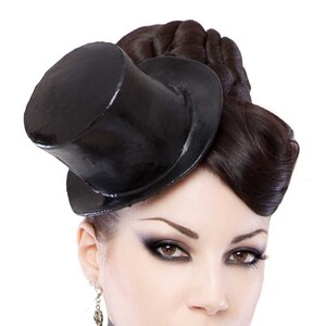 Dorian Delish Mini Top Latex Hat