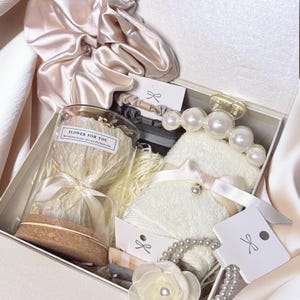 7 in 1 Gift Set Box - Gifts for Mom from Kids| Holiday Gift| Birthday Gift| Personalized Birthday Gift| Self Care For Mom| Sunflower Gift