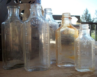 OWENS 3iii 3ii 3i SET of 5 Glass Medicine Bottles One Stopper Bottle Four Bottles External Finish Thread Top Screw Caps Old Collectibles