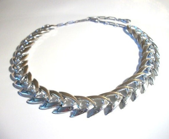 CORO Silver Link Collar Style Necklace Gift Ideas… - image 1