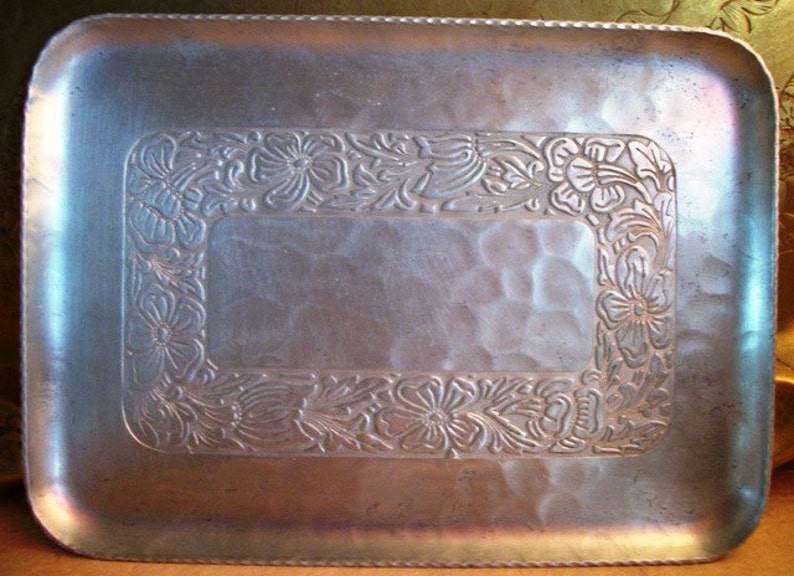 Hand Everlast Metal Vintage Serving Tray Hammered Etsy