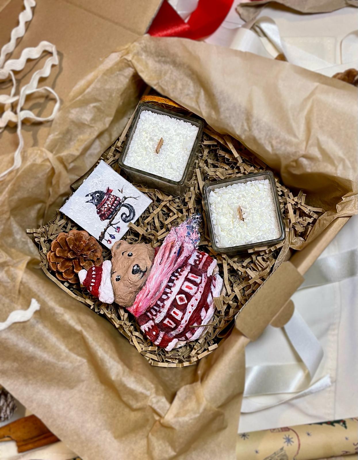 Cozy Christmas Bear Gift Set – Handmade Teddy Ornament + 2 Mini Snowfall Candles + painting thumbnail 2