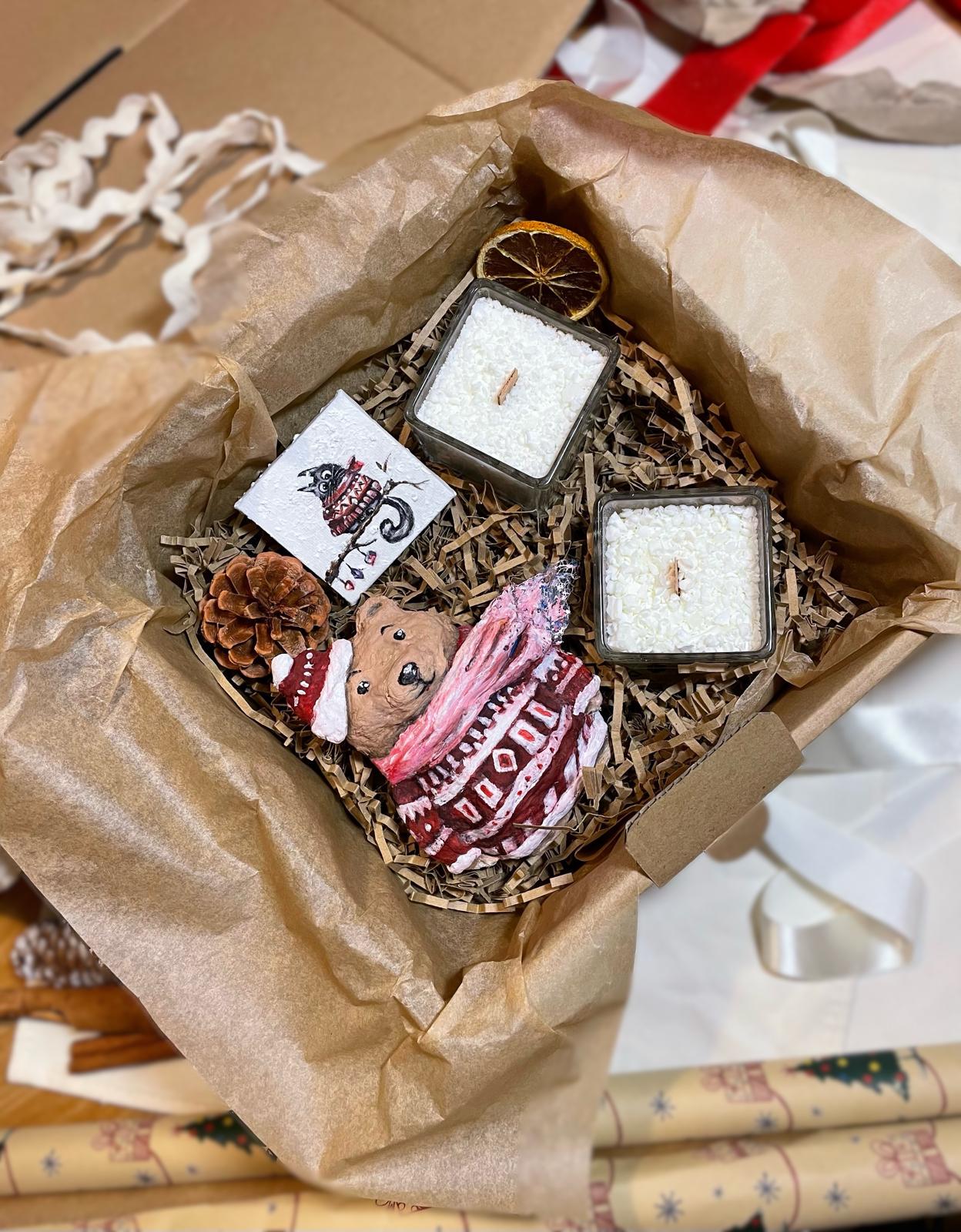 Cozy Christmas Bear Gift Set – Handmade Teddy Ornament + 2 Mini Snowfall Candles + painting thumbnail 3