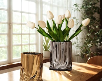Gold & Silver Ceramic Vase: Modern Sculptural Home Decor
