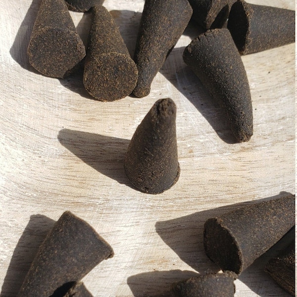 Patchouli incense cones ~ hand dipped, 1 inch incense cones ~ slightly woody, powerful, exotic and warm ~ essential oils