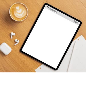 以下が含まれることがあります： 白いタブレットに空白の画面、白いスタイラス、白いワイヤレスイヤホンのケース、そして2つのワイヤレスイヤホンが木製の表面に置かれています。タブレットの画面には「インデックスに戻る」と「ページ5」のテキストが表示されています。