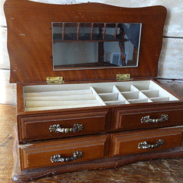 Vintage Jewelry Box Light Wooden Creme Interior Sweet