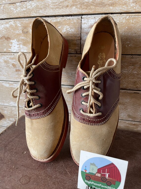 canvas saddle shoes