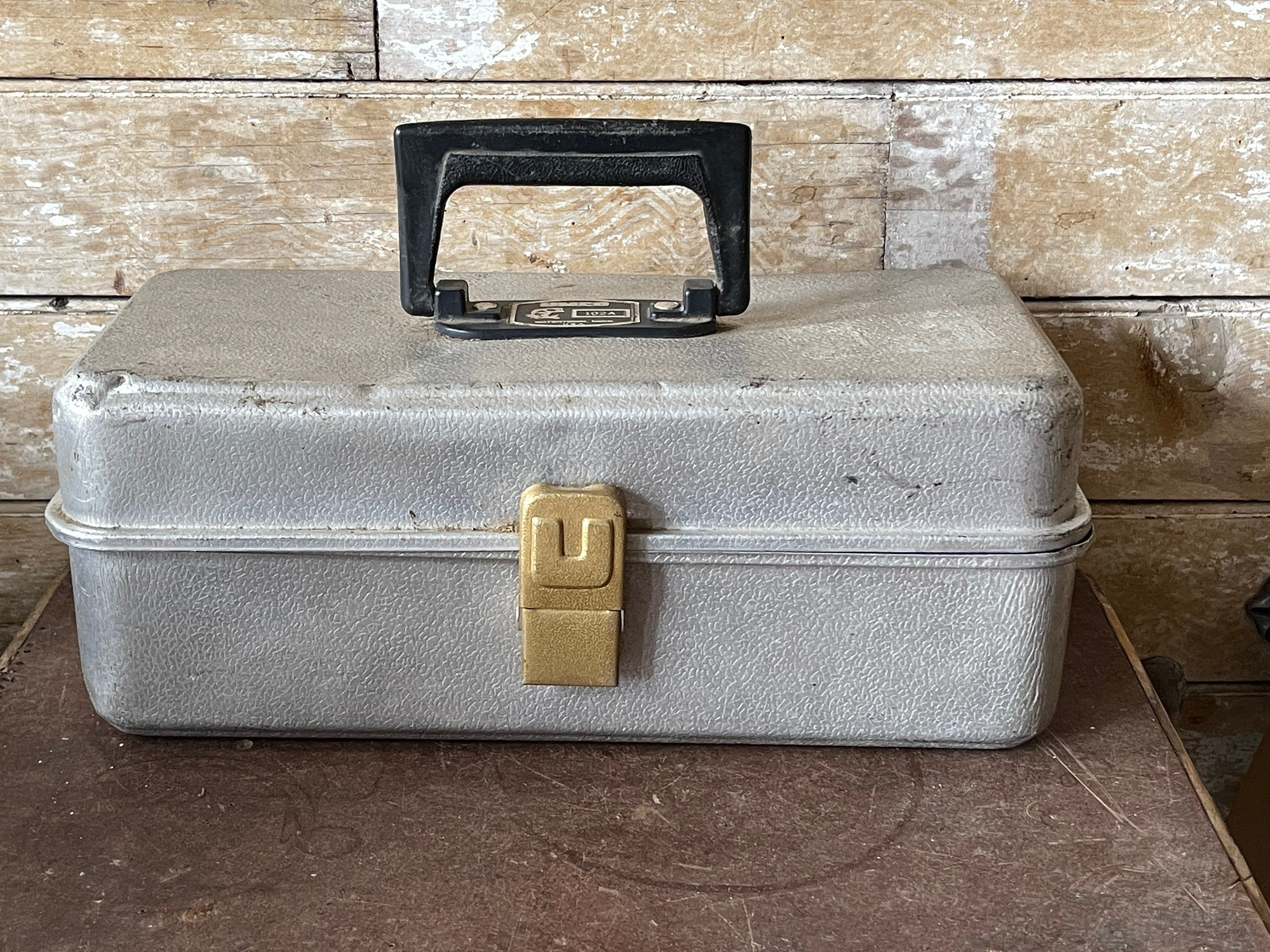 Vintage UMCO Aluminum Tackle Box Fishing
