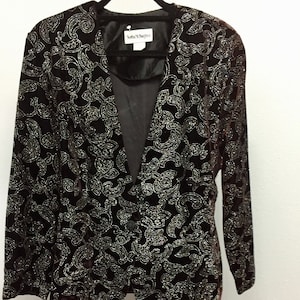 Black velvet blazer with silver sequins in a beautiful pattern NWOT sz 12