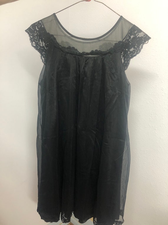 Black lacey sheer vintage lingerie in excellent c… - image 2