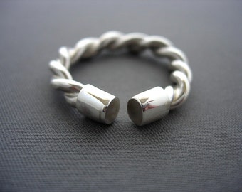 Silver rope ring