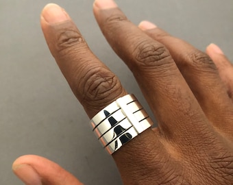 Mens heavy silver structured ring