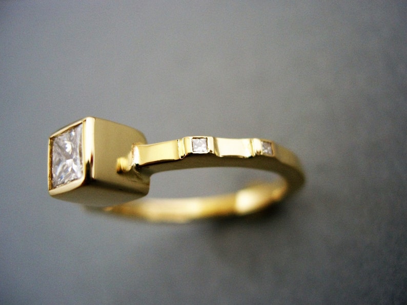 Princess cut diamond ring image 3