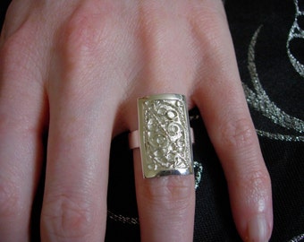 Silver filigree ring