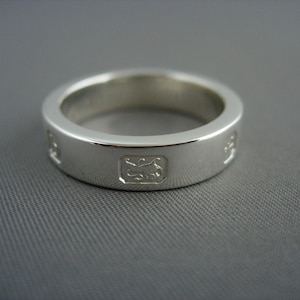 Large hallmarks solid silver ring