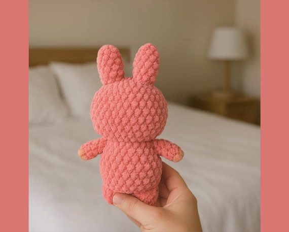 アミグルミ・ラブブ風ぬいぐるみ | かぎ針編みパターン | 不気味