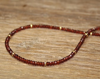 Collar de granate rojo, joyería de granate, espaciadores de oro, minimalista, con cuentas, collar de capas, San Valentín, amor