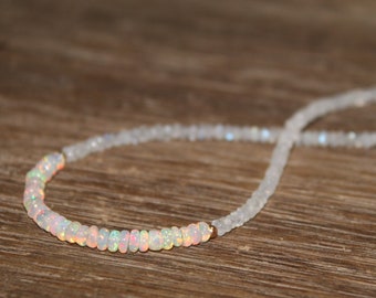 Ethiopische opaal en regenboog maansteen ketting, opaal sieraden, blauwe flits, gelaagdheid, stapelen, edelsteen sieraden, geboortesteen oktober