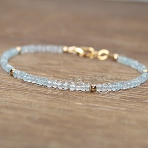 Aquamarin Armband, Gold Filled oder Sterling Silber Perlen, März Geburtsstein, Aquamarin Schmuck, Edelstein Armband
