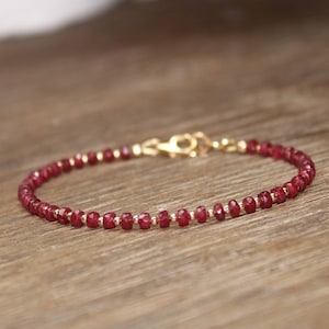 Pulsera de rubí, llena de oro, cuentas de oro rosa o plata de ley, joyería de rubí, piedra de nacimiento de julio, apilamiento, joyería de piedras preciosas, día de San Valentín imagen 3