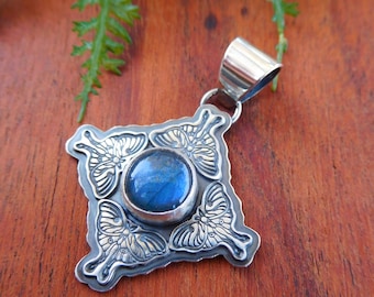 Luna moth Labradorite pendant- sterling silver - handmade