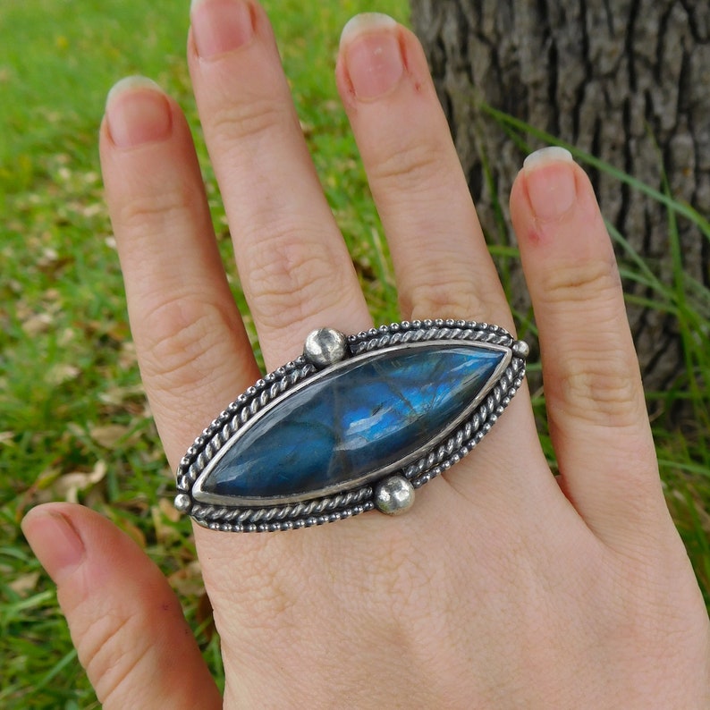 Large labradorite statement ring Bohemian style Artisan metalwork sterling silver size 8